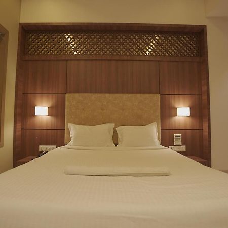Hotel Mathoshree 塞恩 外观 照片