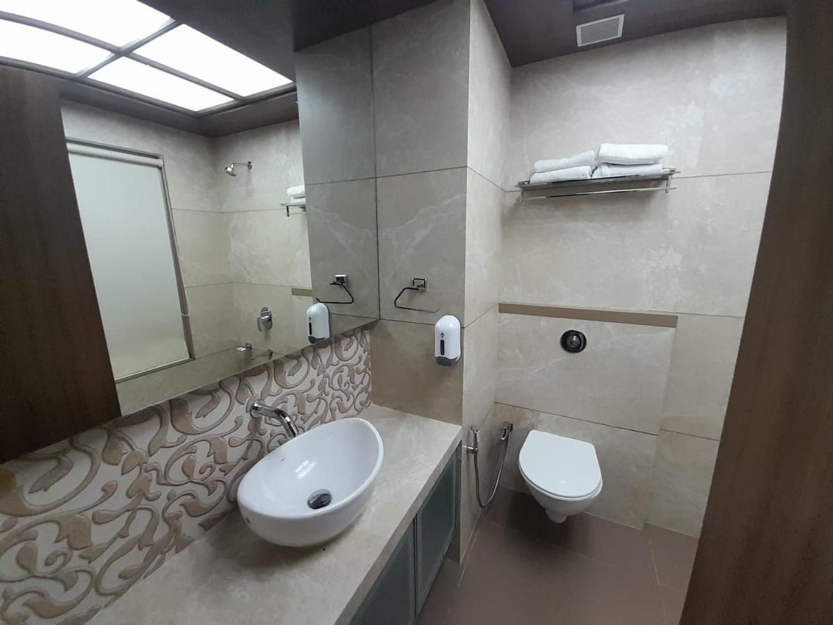 Hotel Mathoshree 塞恩 外观 照片