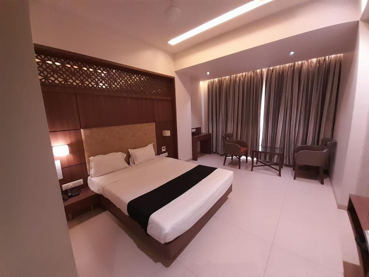 Hotel Mathoshree 塞恩 外观 照片