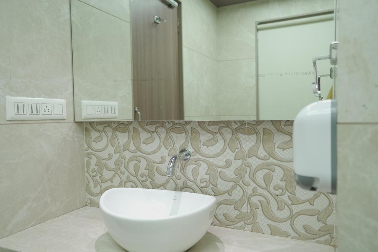 Hotel Mathoshree 塞恩 外观 照片