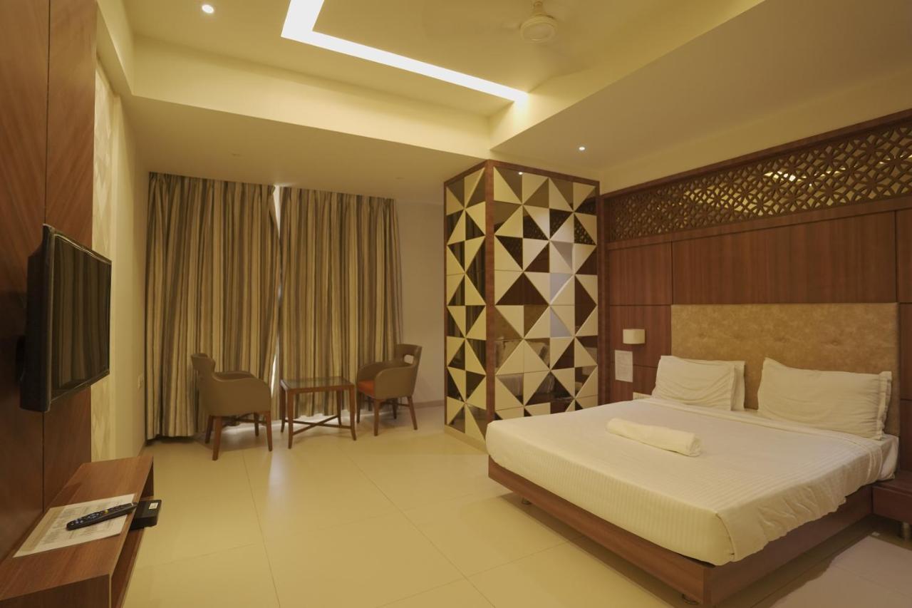 Hotel Mathoshree 塞恩 外观 照片