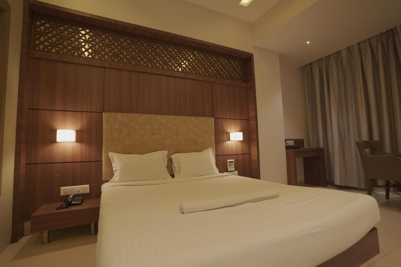 Hotel Mathoshree 塞恩 外观 照片